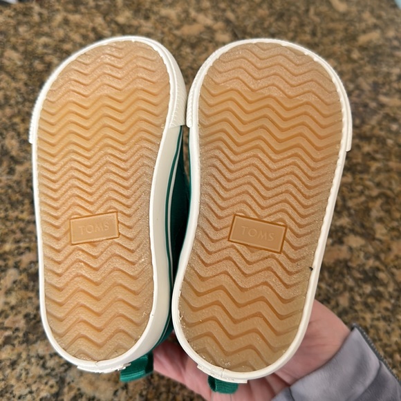 BNWT Toms 5T Shoes - Picture 3 of 5